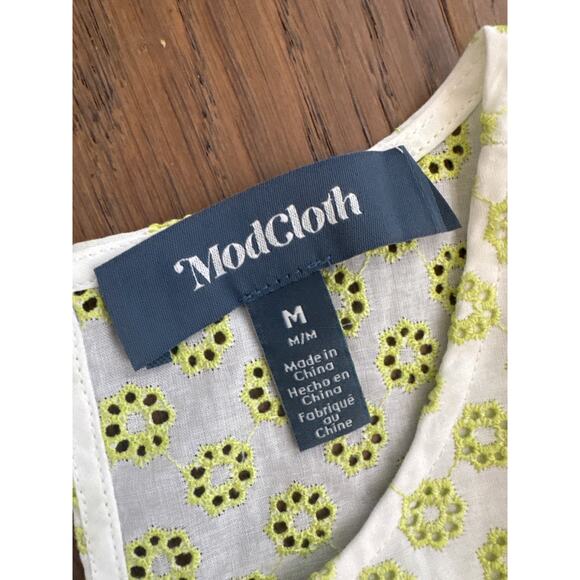Modcloth Day Tripping Eyelet Flower Fields Trapeze Mini Dress White/Green M NWT - Picture 8 of 12